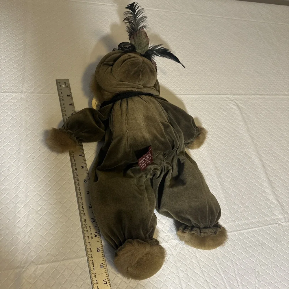 Bearington collectable bear